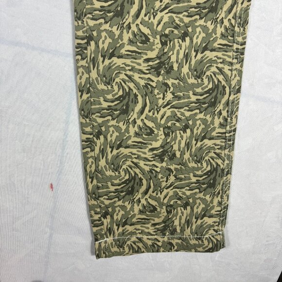 True Religion Camo Cargo Pants Mens Green Swirl Camo Utility Work Size 30 - Picture 7 of 16